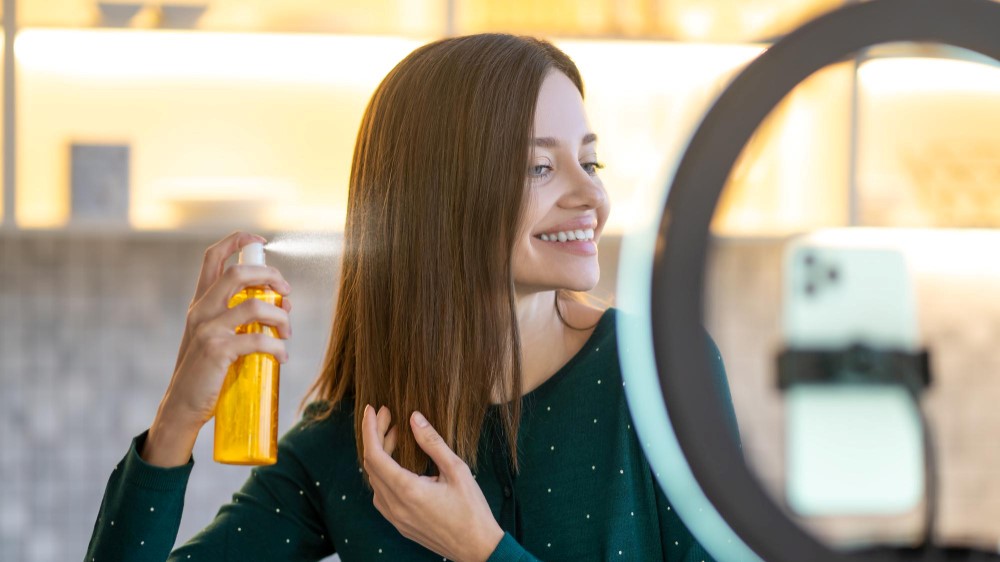 hair spray for women's travel