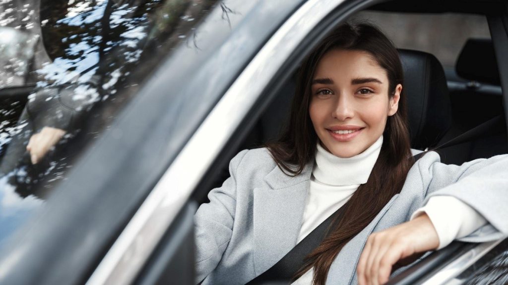 Women driving alone safety tips